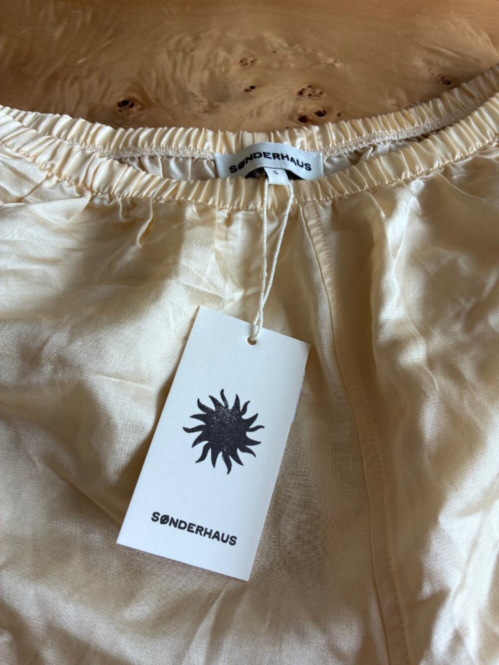 Sonderhaus Silk Boxer Short in Sweet Cream - Picture 7 of 8